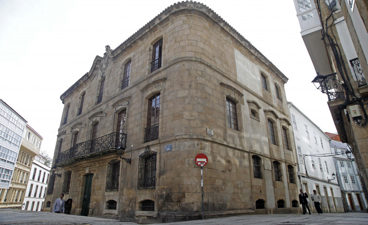 La Xunta sanciona a los Franco con 3.000 euros por no abrir la Casa Cornide