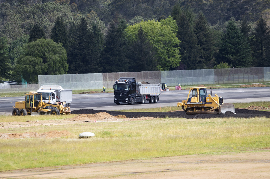 El aeropuerto de Vigo reabrirá este viernes tras las obras de remodelación de su pista