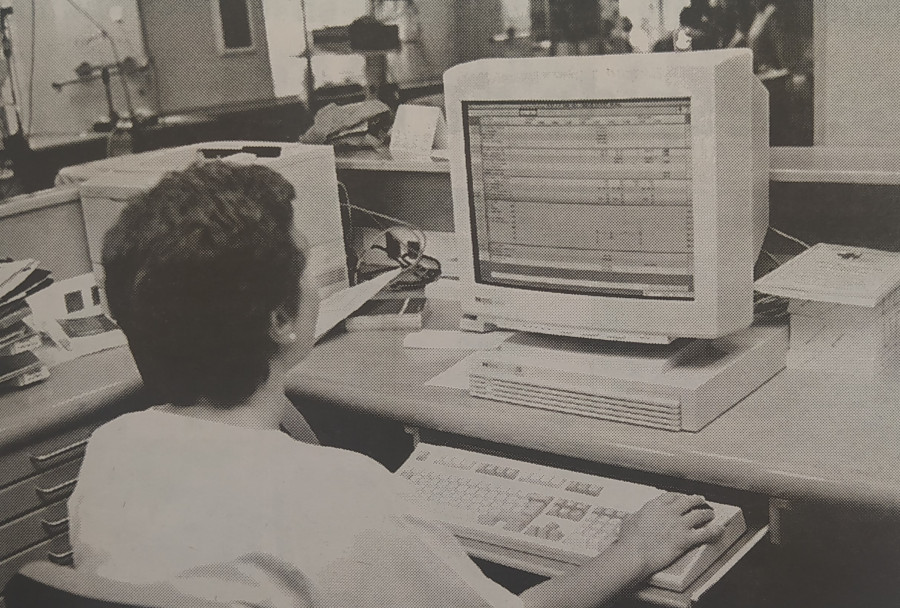 Hace 25 años | El Materno, pionero en instalar ordenadores en la UCI y la selección de waterpolo para inaugurar San Diego