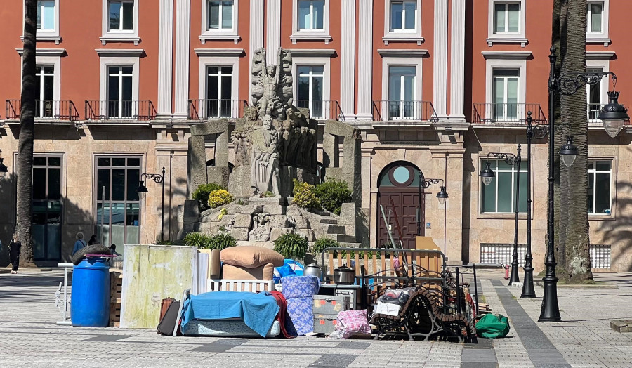 'Okupan' la estatua de Curros Enríquez en los jardines de Méndez Núñez