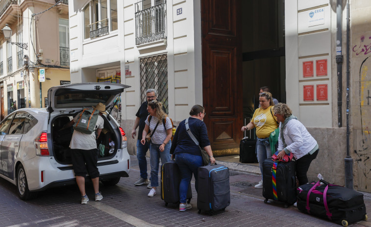 España registra un récord entre enero y abril con 24 millones de turistas, un 14,5% más que el año pasado