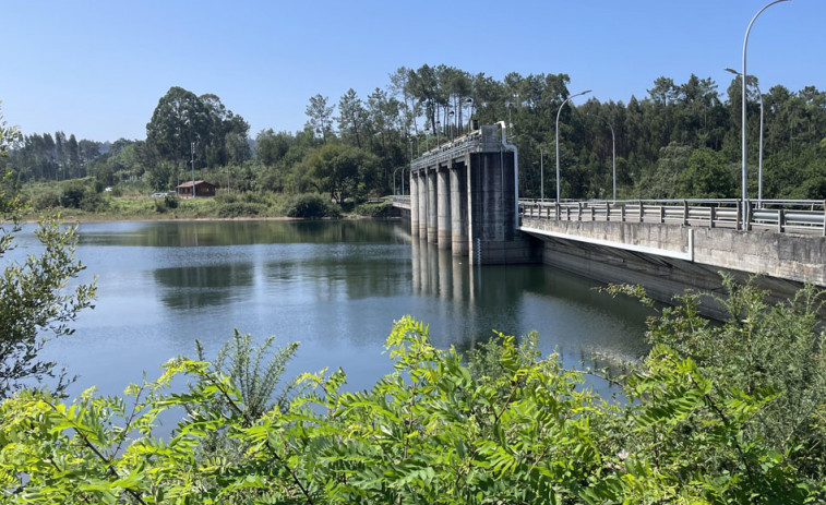 El agua de los embalses gallegos baja y se sitúan al 87% de su capacidad