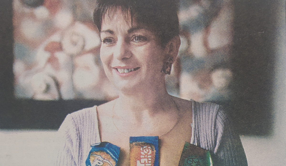 Julia ares 1999