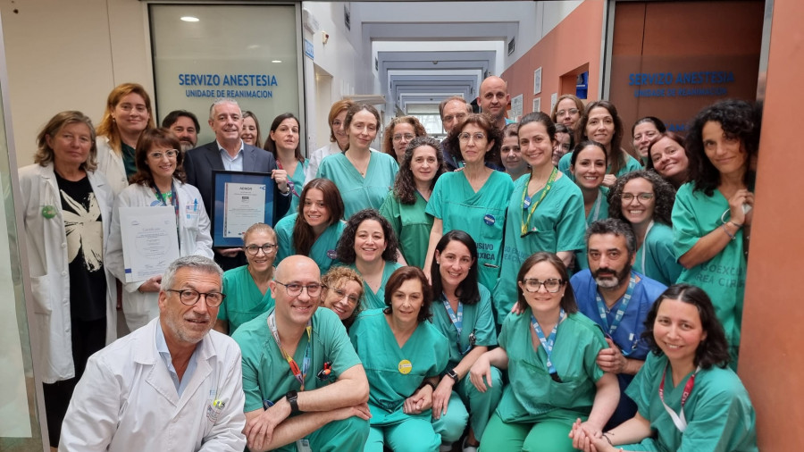 Reconocimiento para la unidad de reanimación del Chuac por su atención a los pacientes