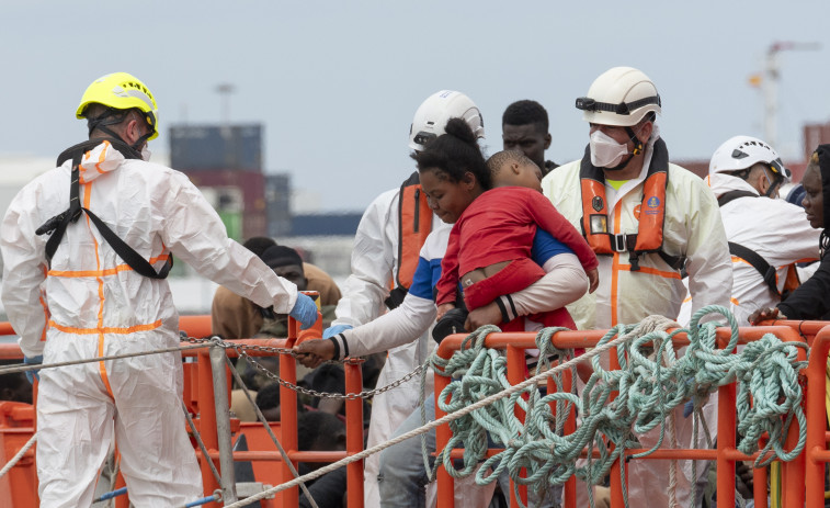 Canarias exige el reparto solidario urgente de los menores migrantes