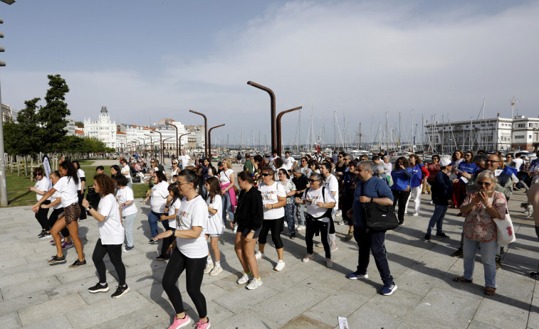 Un flashmob inclusivo inaugura el festival DiversidArte en la Marina