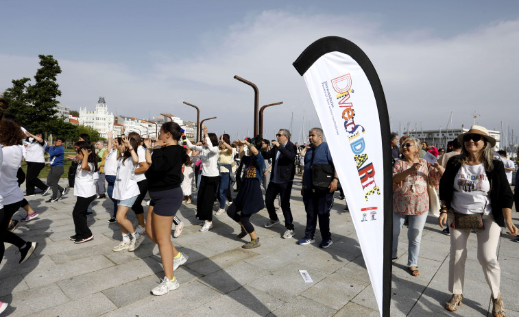 Flashmob de DiversidArte en La Marina