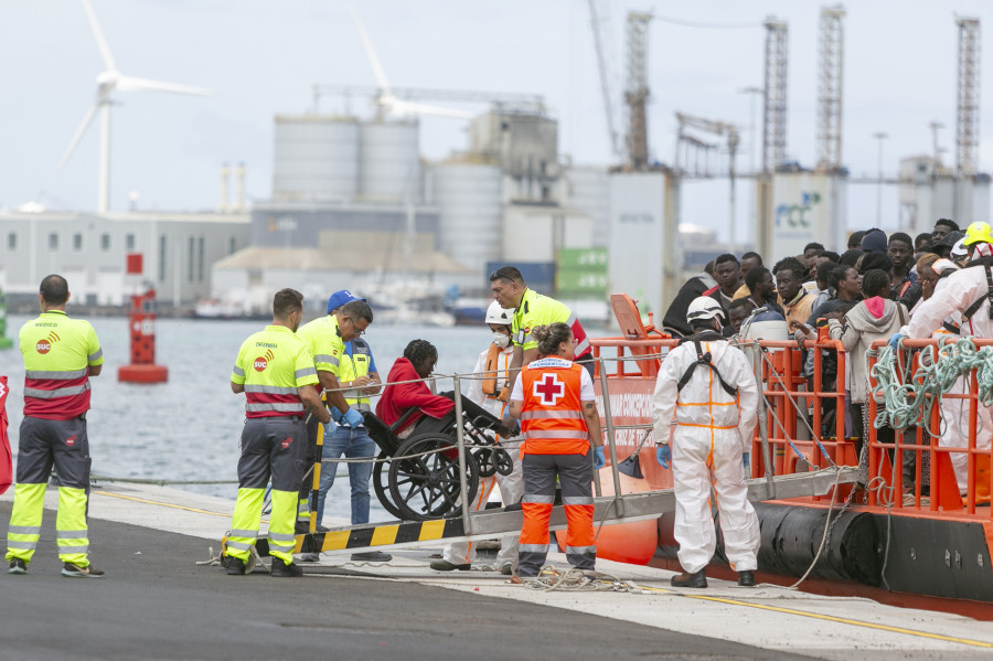 Buscan nuevos medios de acogida ante un posible pico de llegadas de migrantes a Canarias en verano