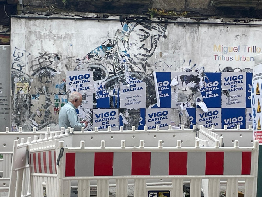 Una misteriosa campaña proclama Vigo como capital de Galicia en pleno centro de A Coruña