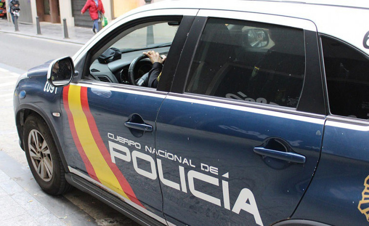 Un hombre prende fuego a su expareja en Vigo tras rociarla con gasolina