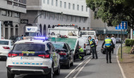 Un accidente entre dos autobuses urbanos y una furgoneta desata el caos circulatorio en el Paseo Marítimo