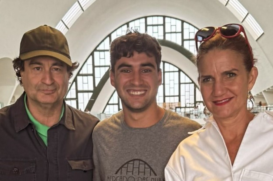 Pepe Rodríguez y Samantha Vallejo-Nagera visitan por sorpresa el Mercado das Nubes