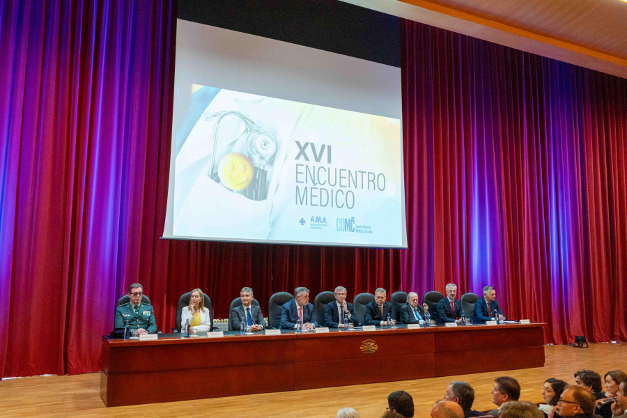 Rueda apuesta por el diálogo con los médicos para mantener “una magnífica sanidad pública”