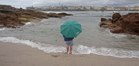 Aviso amarillo por lluvias para la noche de este domingo en A Coruña y Pontevedra