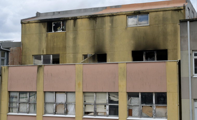 El PP teme que el medio centenar de okupas del edificio incendiado en la Ronda de Nelle entren en otros pisos