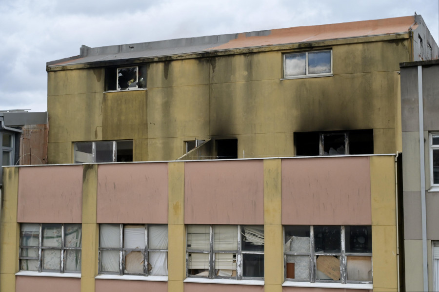 El PP teme que el medio centenar de okupas del edificio incendiado en la Ronda de Nelle entren en otros pisos