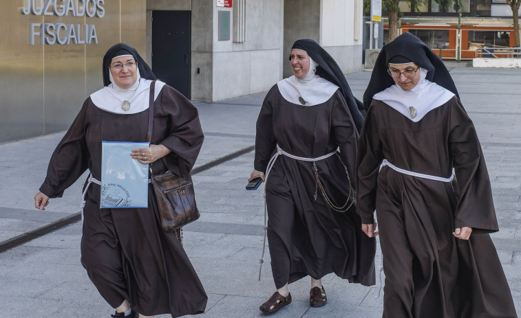 El arzobispo de Burgos excomulga a las diez monjas clarisas de Belorado