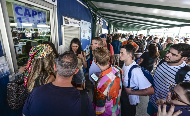 La isla italiana de Capri prohíbe la llegada de turistas por una avería en su red hídrica