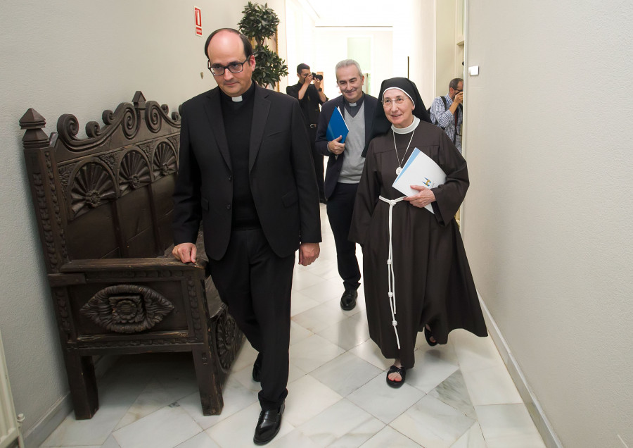 Las monjas excomulgadas de Belorado expulsan al obispo Rojas y al cura Ceacero del monasterio