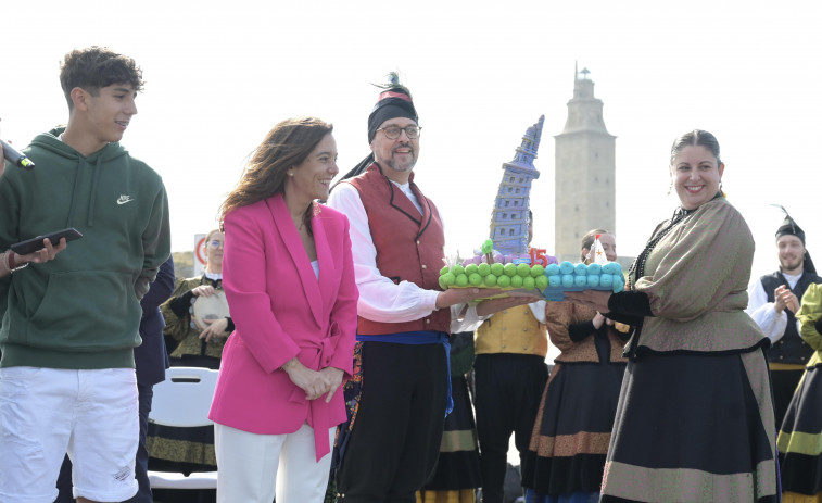 Lágrimas y honor en A Coruña para los artífices del triunfo mundial de la Torre