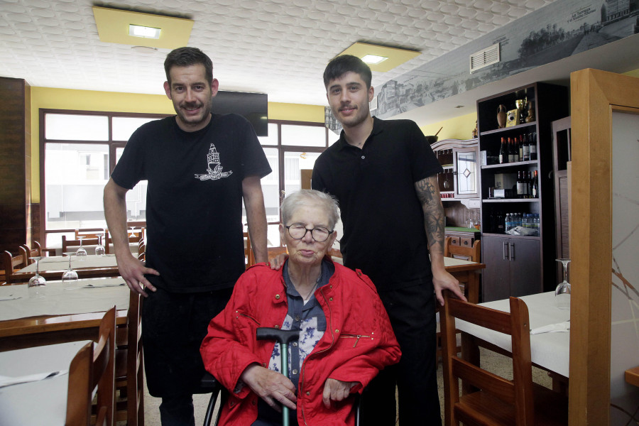 Mesón París en A Coruña: a los Castro siempre  les quedará el barrio de Os Castros