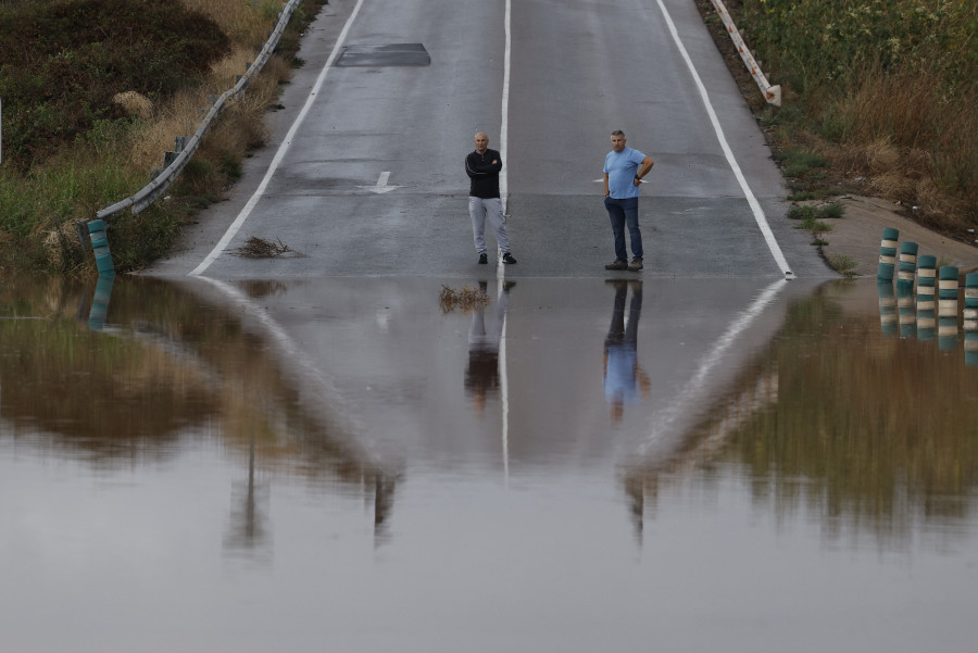 La lluvia causa inundaciones,retrasos de trenes y complicaciones en carreteras valencianas