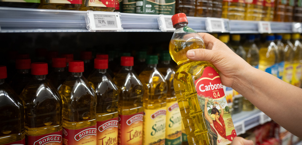 Entra en vigor el IVA de 0% para el aceite de oliva, que baja el precio entre 35 y 75 céntimos por litro