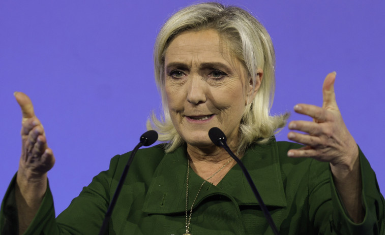 Le Pen acusa a Macron de preparar “un golpe de Estado administrativo”
