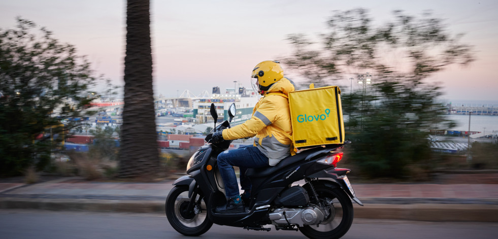 Glovo realizará contratos laborales a sus repartidores, que dejarán de ser autónomos