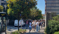 Se viraliza la imagen de cientos de estudiantes haciendo cola en una inmobiliaria de Santiago para encontrar piso