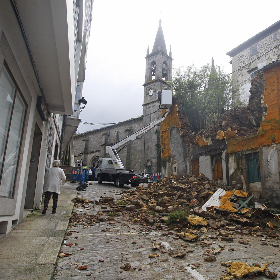 La situación de la calle Santiago de Betanzos se complica a ocho días de su cita con el Medievo