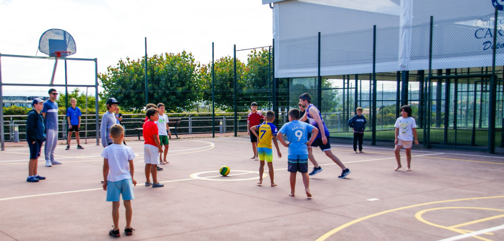 Atletismo, gimnasia, tiro, baile latino o pandereta: Carral oferta 40 actividades en sus escuelas municipales