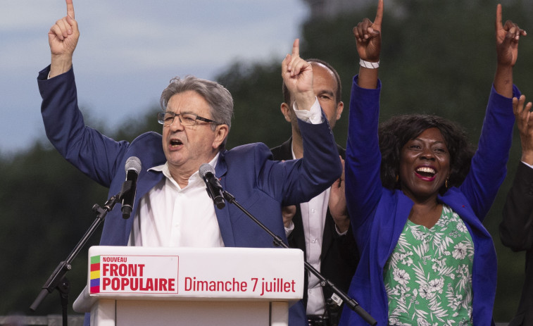 La izquierda frena a la ultraderecha y logra una mayoría simple en Francia