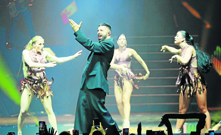 Ricky Martin sube la adrenalina  de un Coliseum entregado al baile