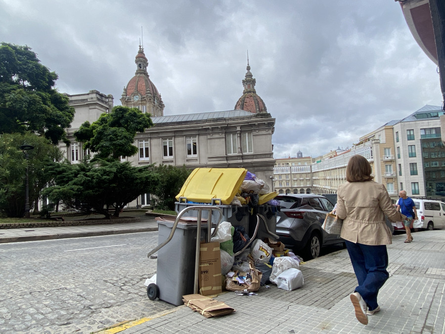 El Ayuntamiento de A Coruña exige a la empresa de recogida de basura que cumpla el servicio