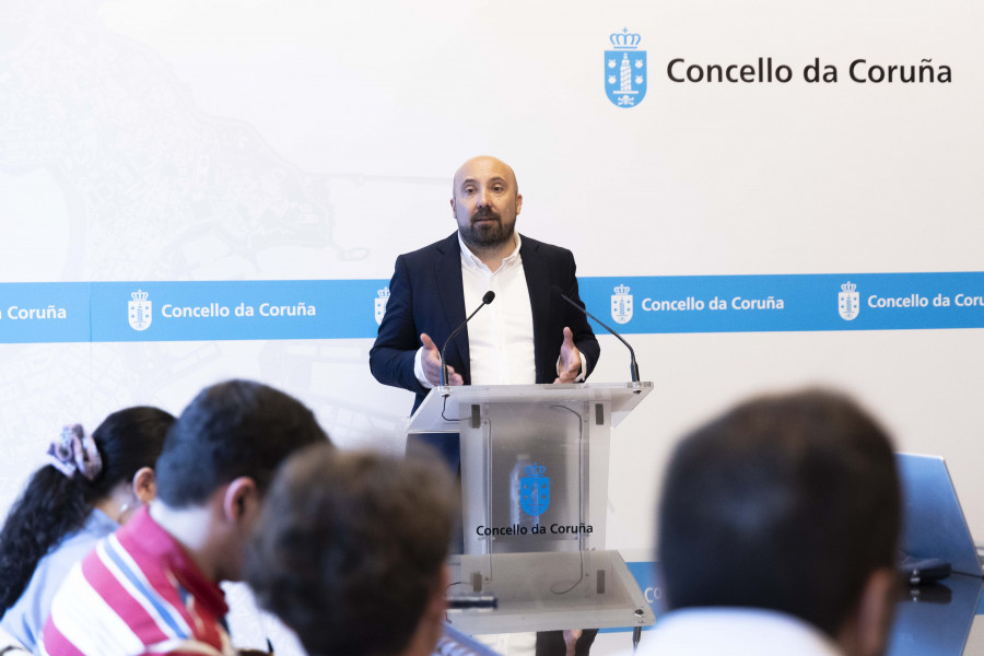 Lage acusa al PP de A Coruña de "fango" con el desarrollo de As Xubias