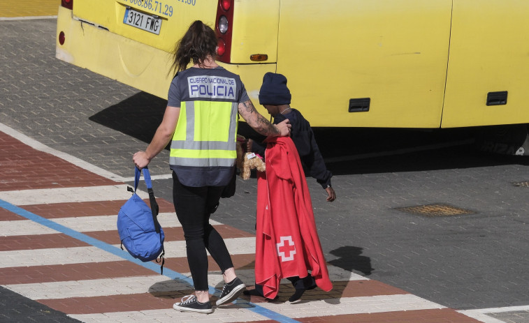 Canarias inicia los trámites para derivar a Galicia los 28 menores migrantes comprometidos en 2023