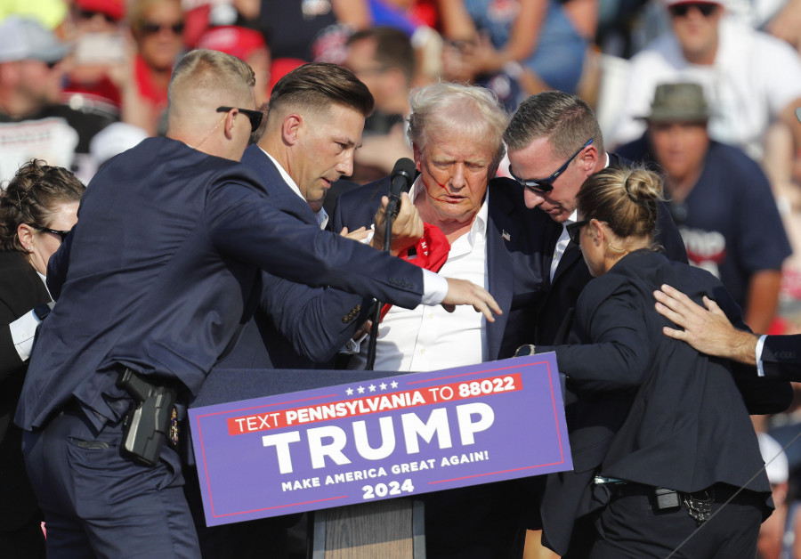 Logran evacuar a Trump en Pensilvania después de un tiroteo en el que resulta herido