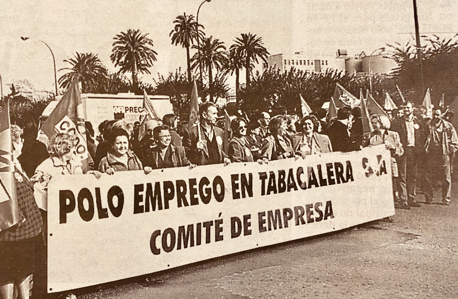 Hace 25 años | Clamor contra el cierre de la Fábrica de Tabacos y el Dépor ficha a Jaime