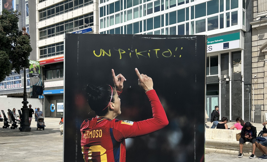 "Un pikito": vandalizan en A Coruña la exposición sobre la selección española