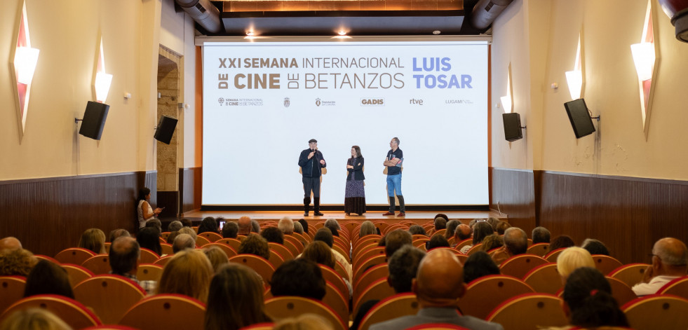 El Alfonsetti acoge la apertura de la semana de cine dedicada a Tosar, con Reixa y una carta de Rivas