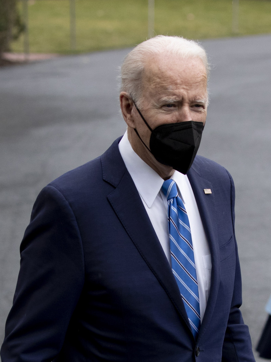 La campaña de Biden cierra filas y afirma que el demócrata volverá pronto a la carretera