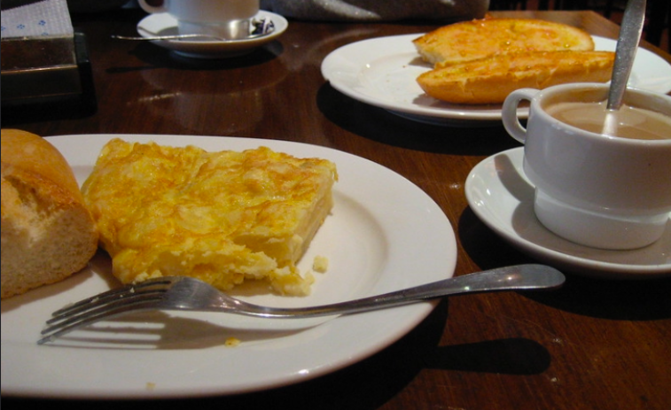 Los mejores sitios de A Coruña para tomar la tapa perfecta: café con tortilla
