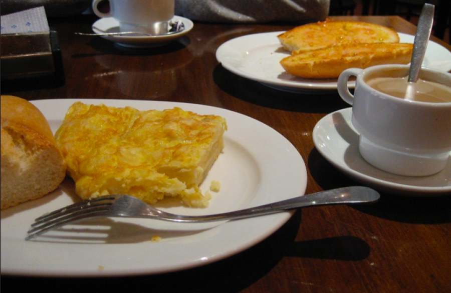 Los mejores sitios de A Coruña para tomar la tapa perfecta: café con tortilla