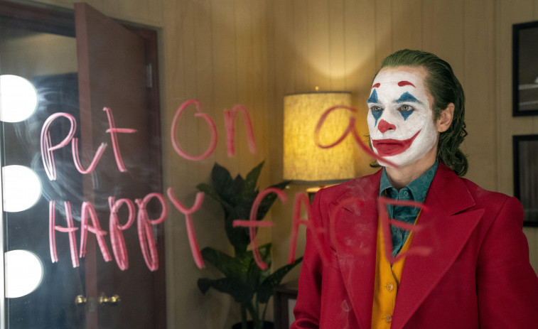 Joaquin Phoenix y Lady Gaga se enamoran y siembran el caos en 'Joker 2'
