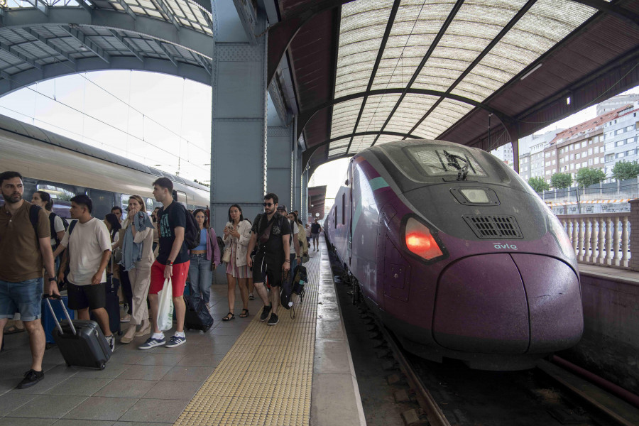 El segundo tren Avlo Madrid-A Coruña llega casi en hora luego del ‘pinchazo’ del primero