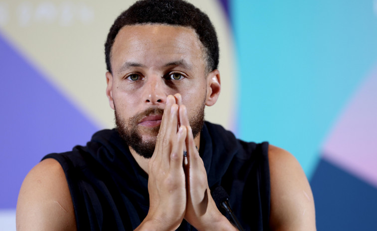 La estrella de la NBA Stephen Curry muestra su apoyo a Kamala Harris