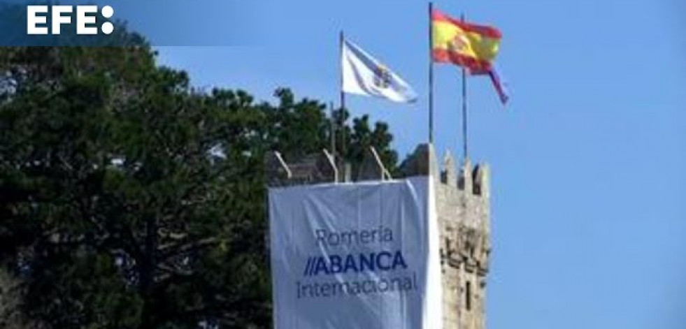 Abanca reúne a medio millar de personas en su romería en Baiona