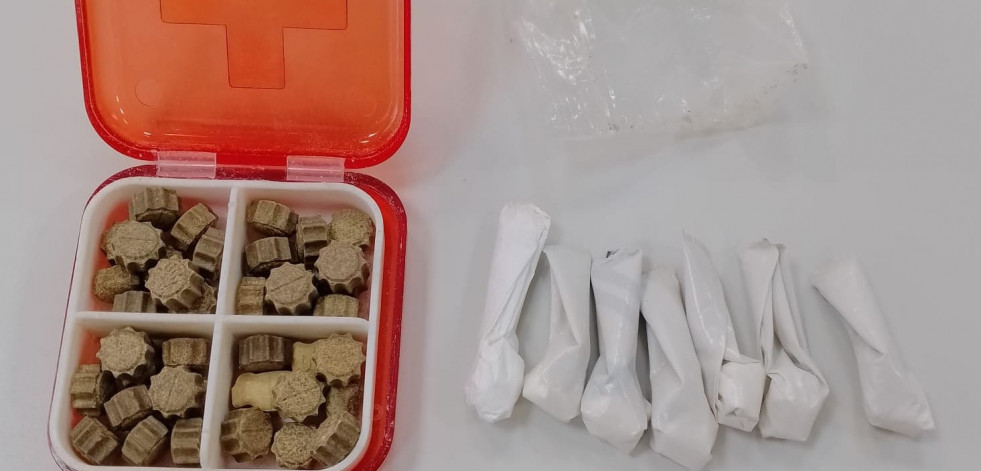 Investigado un vecino de Arteixo al que se le interceptó cocaína y pastillas para su venta