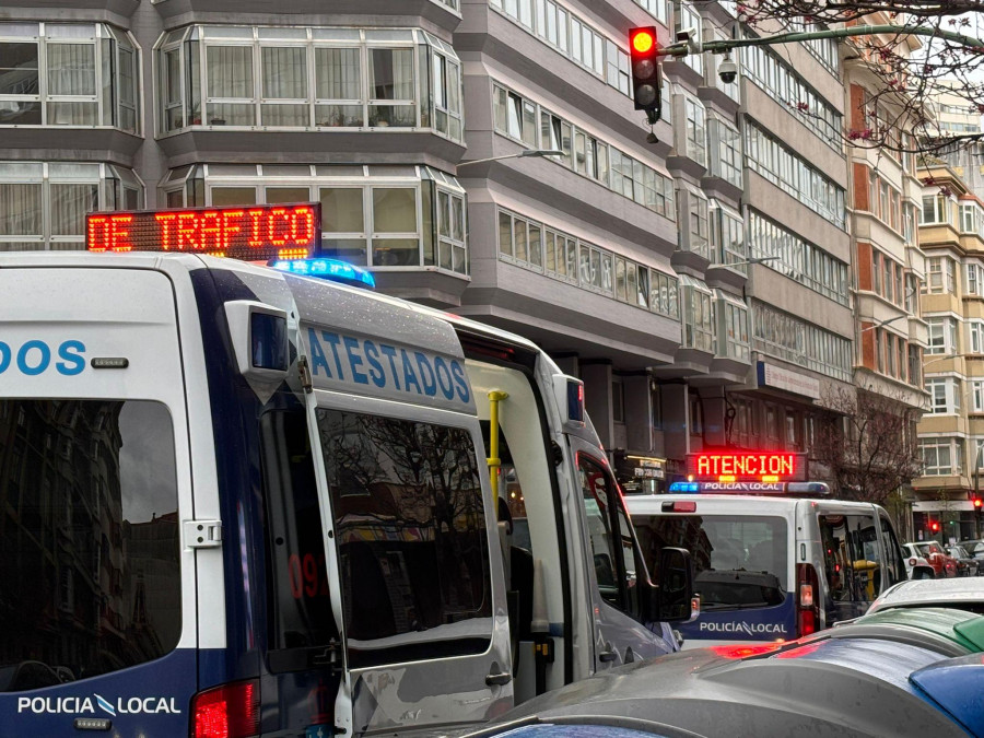 Doble atropello con heridos graves en la avenida de Gran Canaria de A Coruña